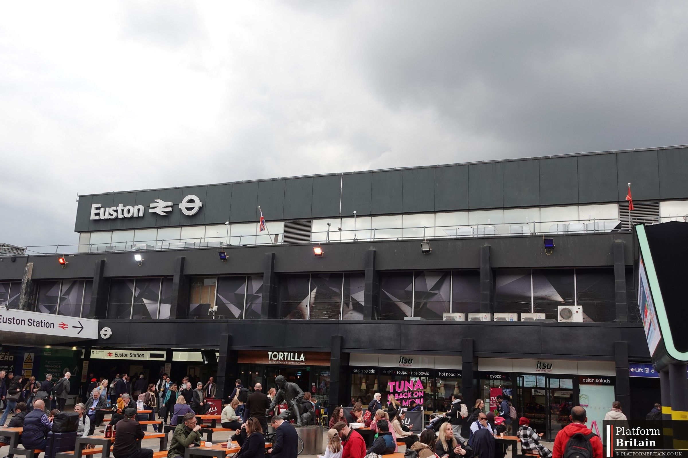 London Euston — Platform Britain